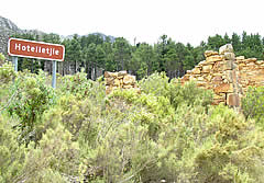 Ruins of an hotel on Swartberg Pass [vdb]